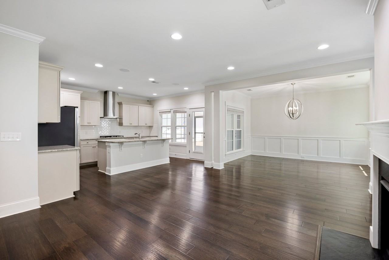 636 Countryside Ln - Photo 4 of 12