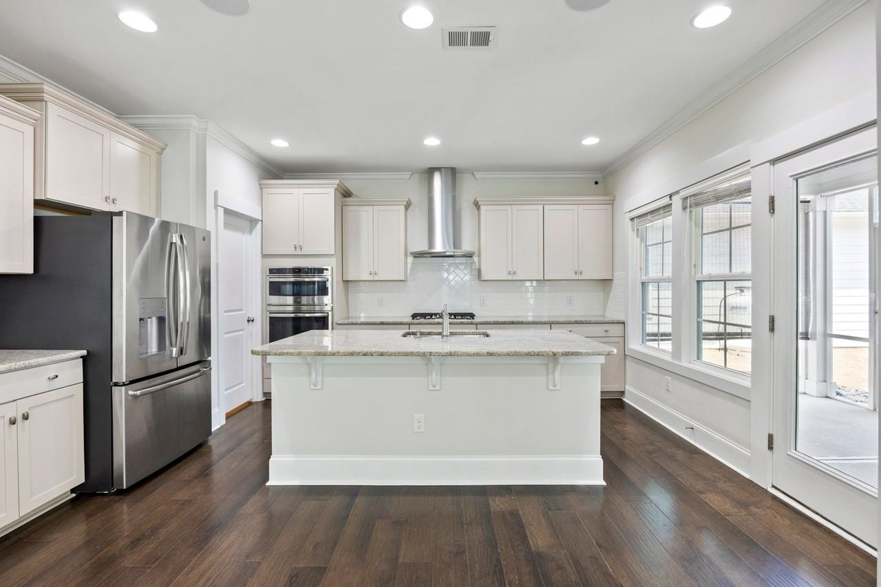636 Countryside Ln - Photo 5 of 12
