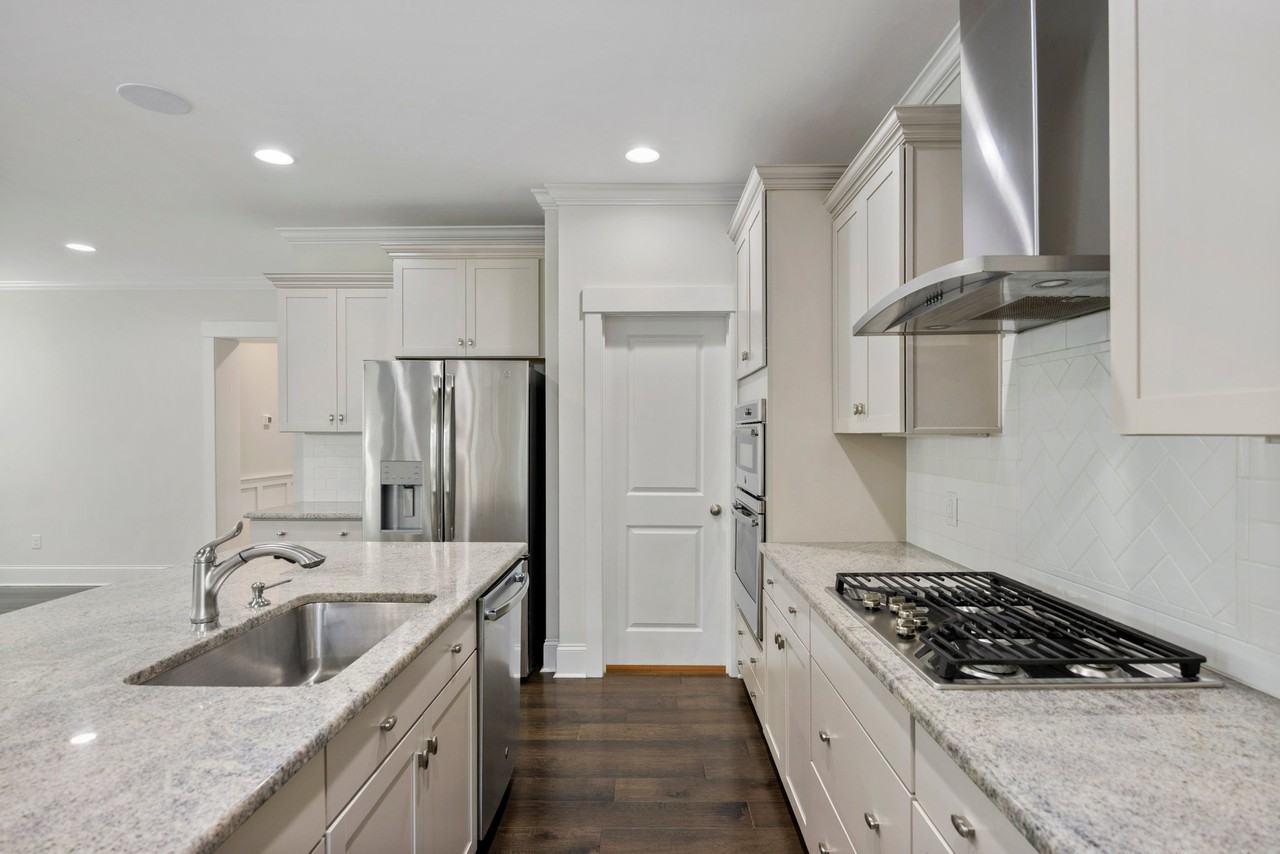 636 Countryside Ln - Photo 6 of 12