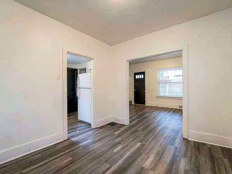 2411 Wurzell Ave - Photo 4 of 13