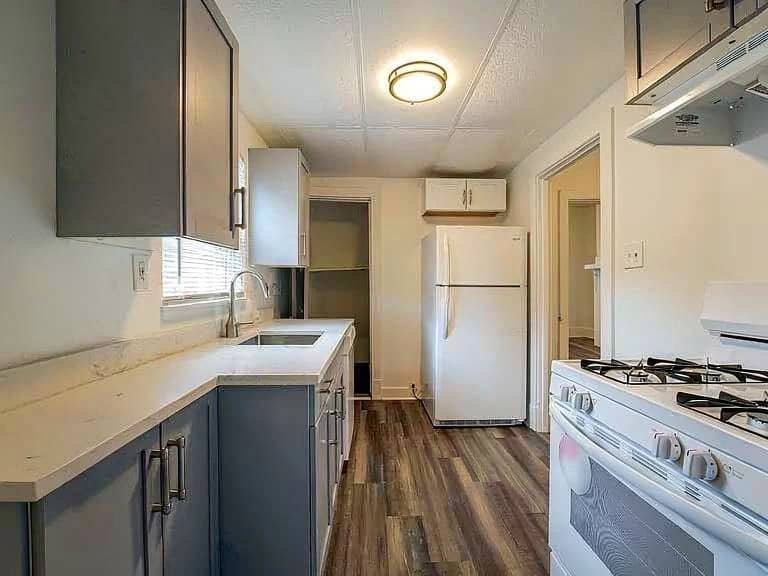 2411 Wurzell Ave - Photo 5 of 13