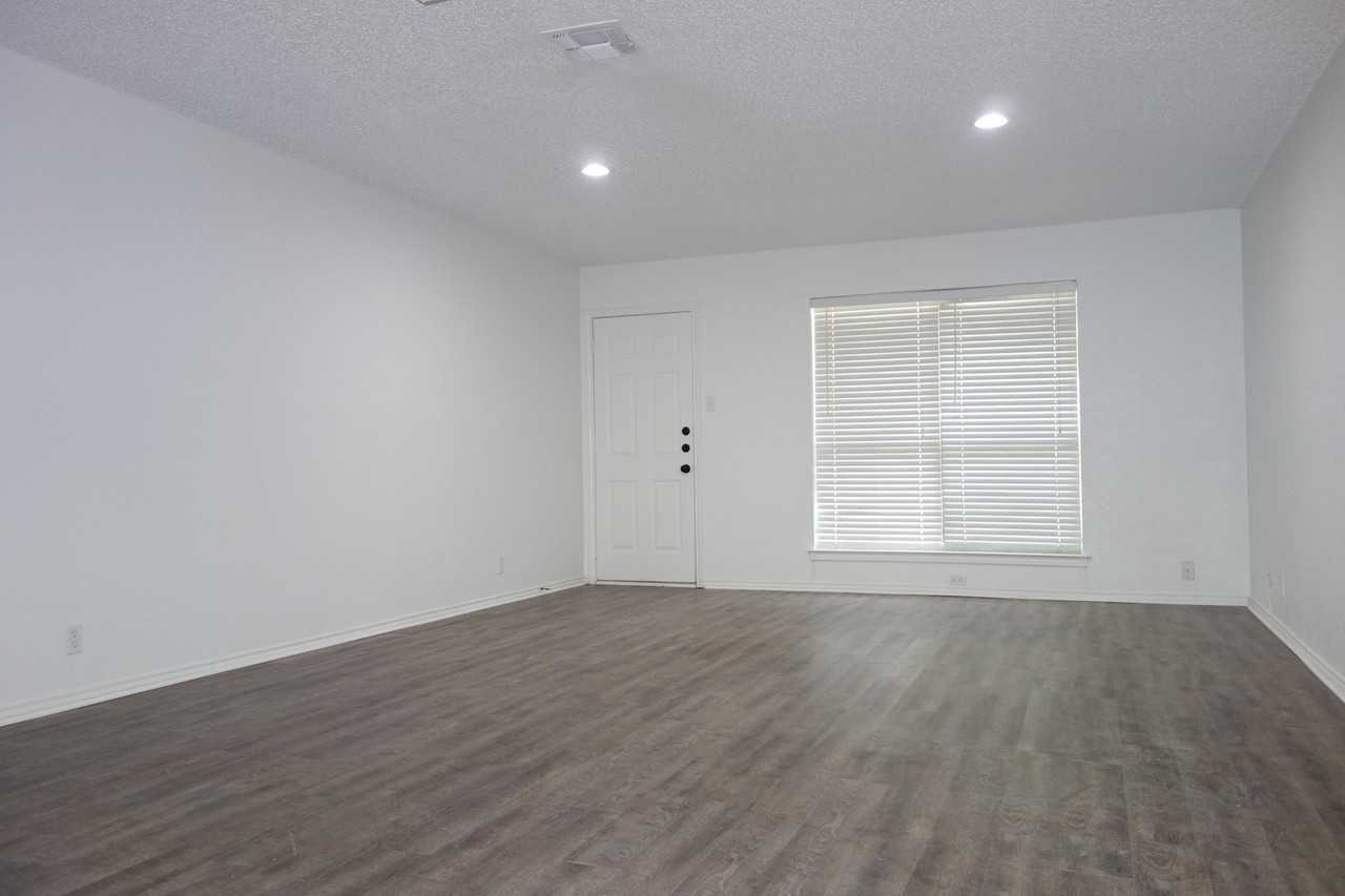 220 Vista Way #220 - Photo 3 of 24