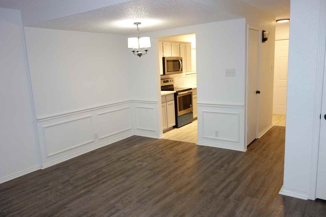 220 Vista Way #220 - Photo 6 of 24