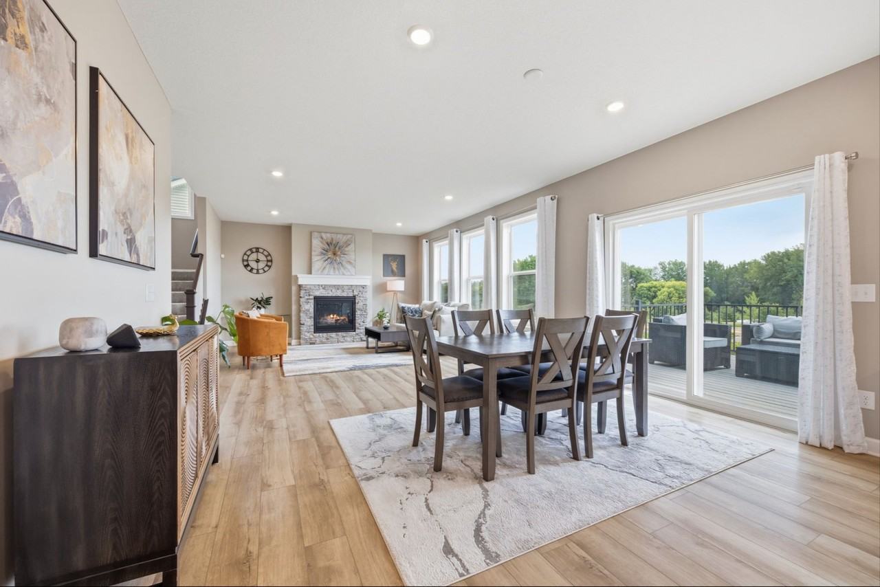18120 Hinckley Ave - Photo 3 of 36