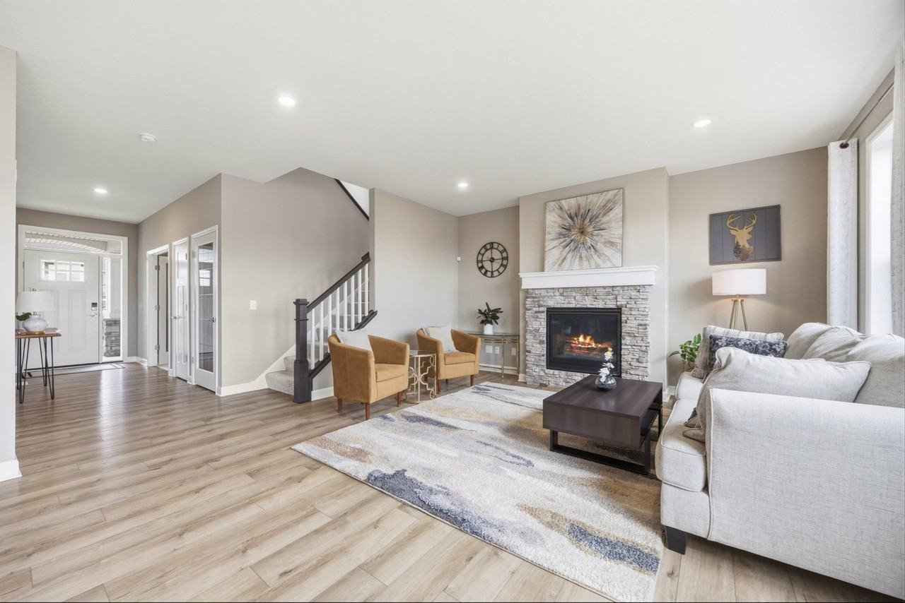 18120 Hinckley Ave - Photo 5 of 36