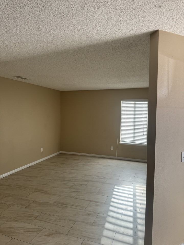 14373 Linden St ##Ca - Photo 4 of 11
