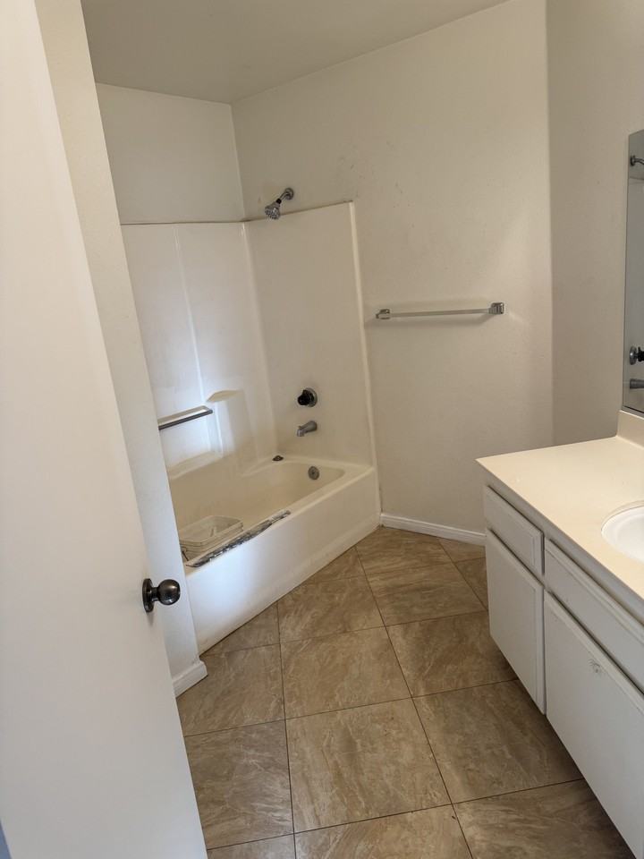 14373 Linden St ##Ca - Photo 7 of 11