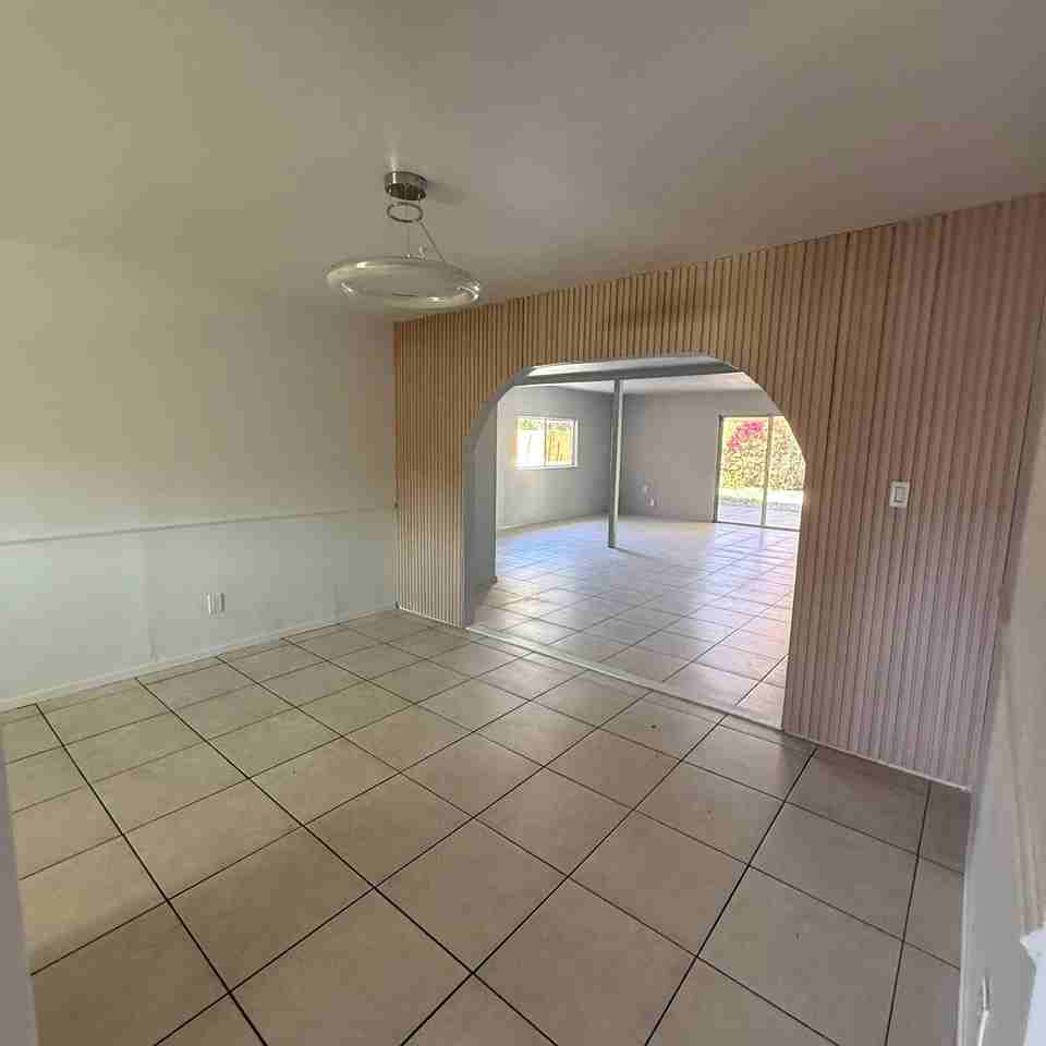 933 Parkbrook St - Photo 7 of 14