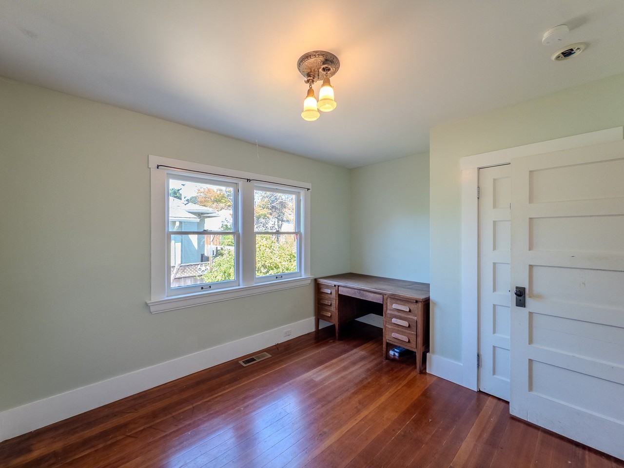 1822 Carleton St - Photo 6 of 20