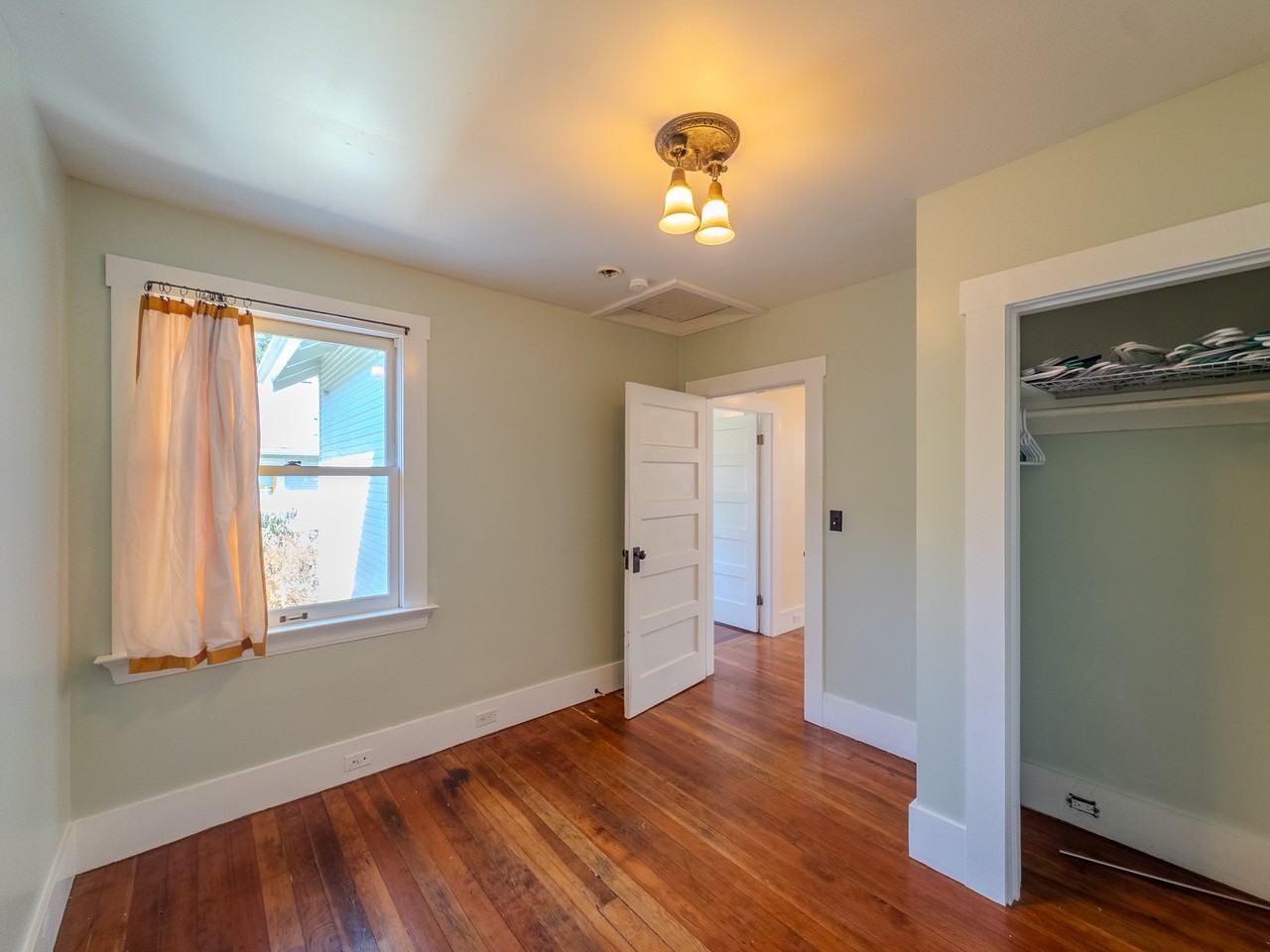 1822 Carleton St - Photo 7 of 20