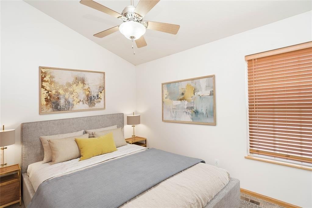 15229 Alpine Dr - Photo 4 of 20
