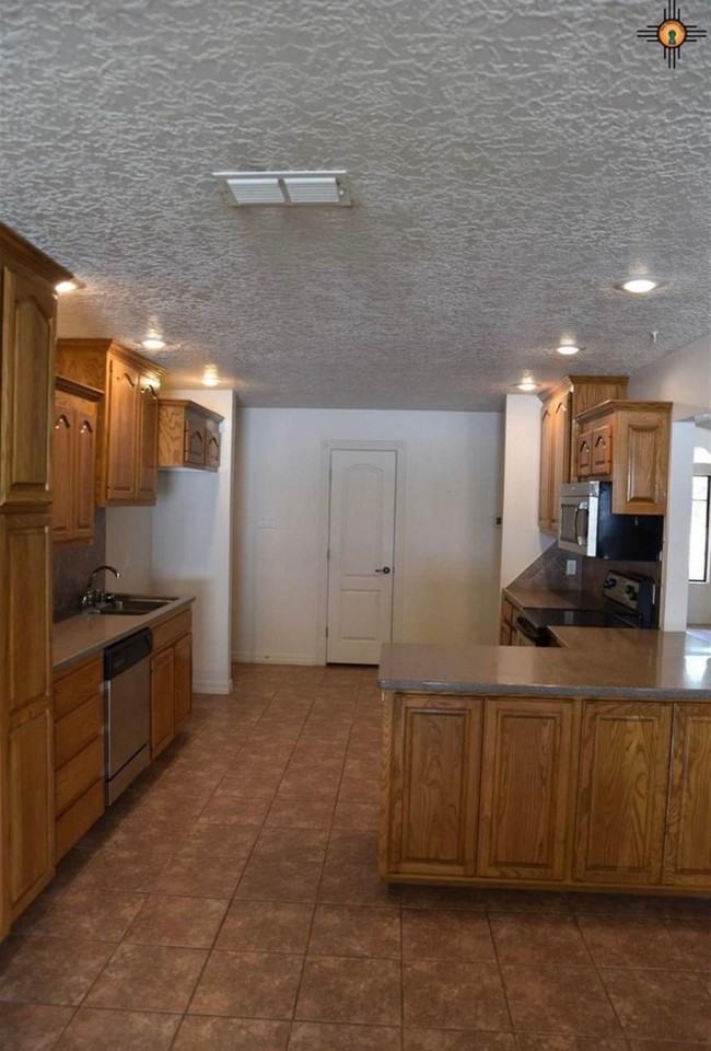 1009 Wrangler Way - Photo 7 of 24