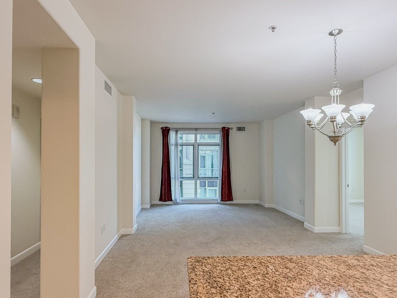 423 7th St #404 - Photo 5 of 20