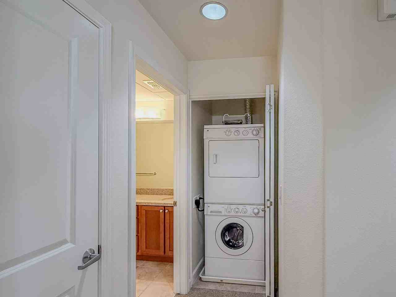 423 7th St #404 - Photo 6 of 20