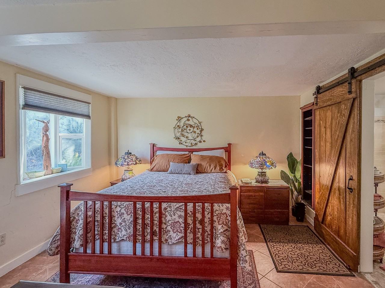 2433 Mckinley Ave #B - Photo 3 of 9