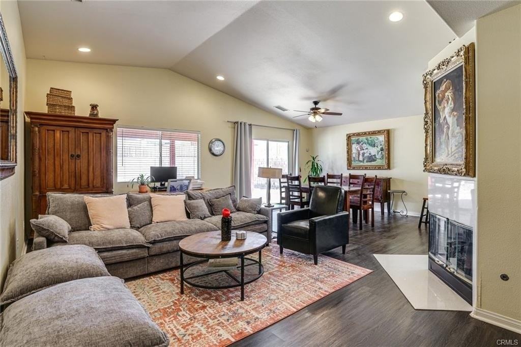 8523 Barberry Ave - Photo 6 of 12