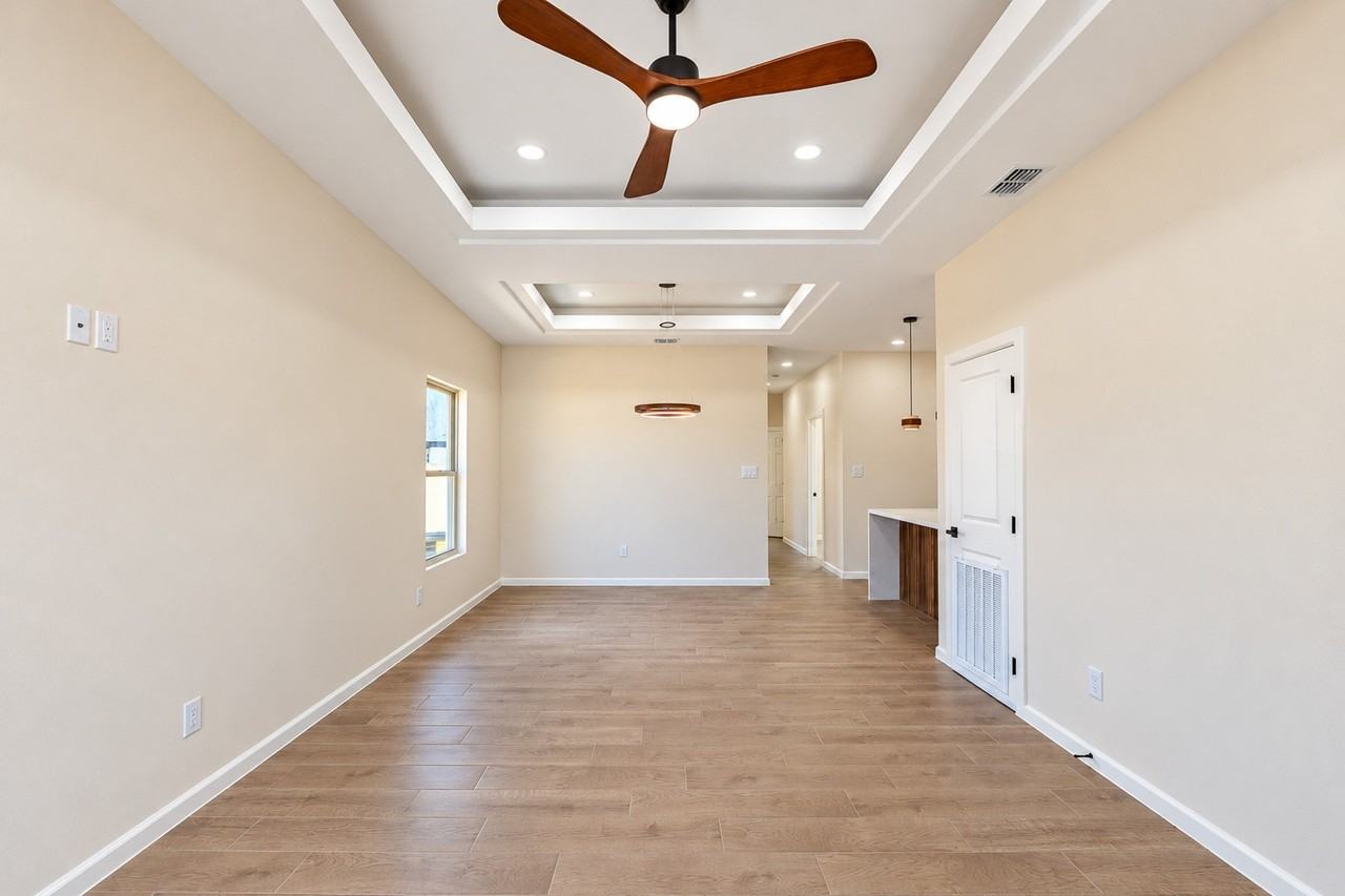 1014 Escondido Ln W - Photo 2 of 11