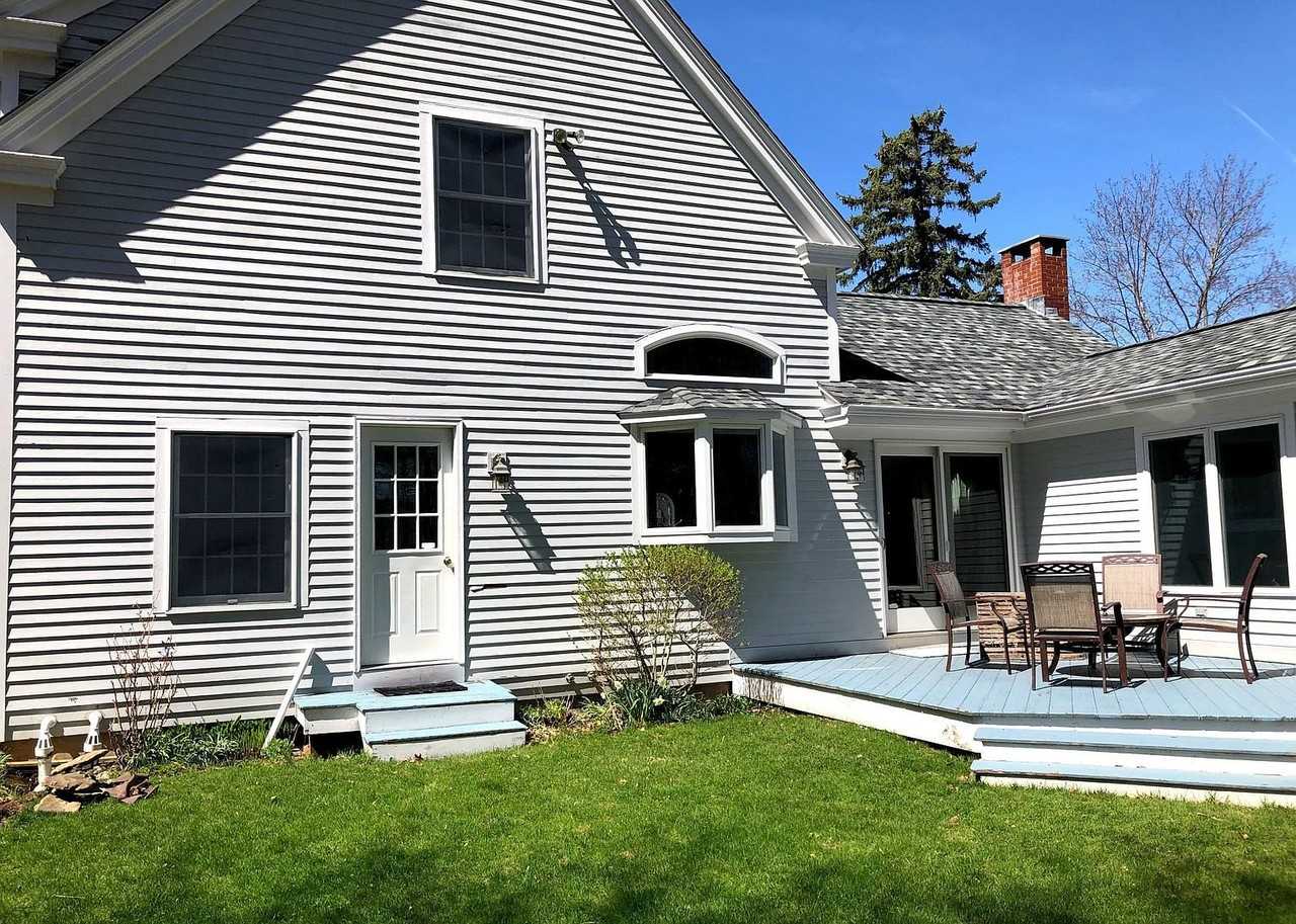 53 Cottage St - Photo 2 of 20