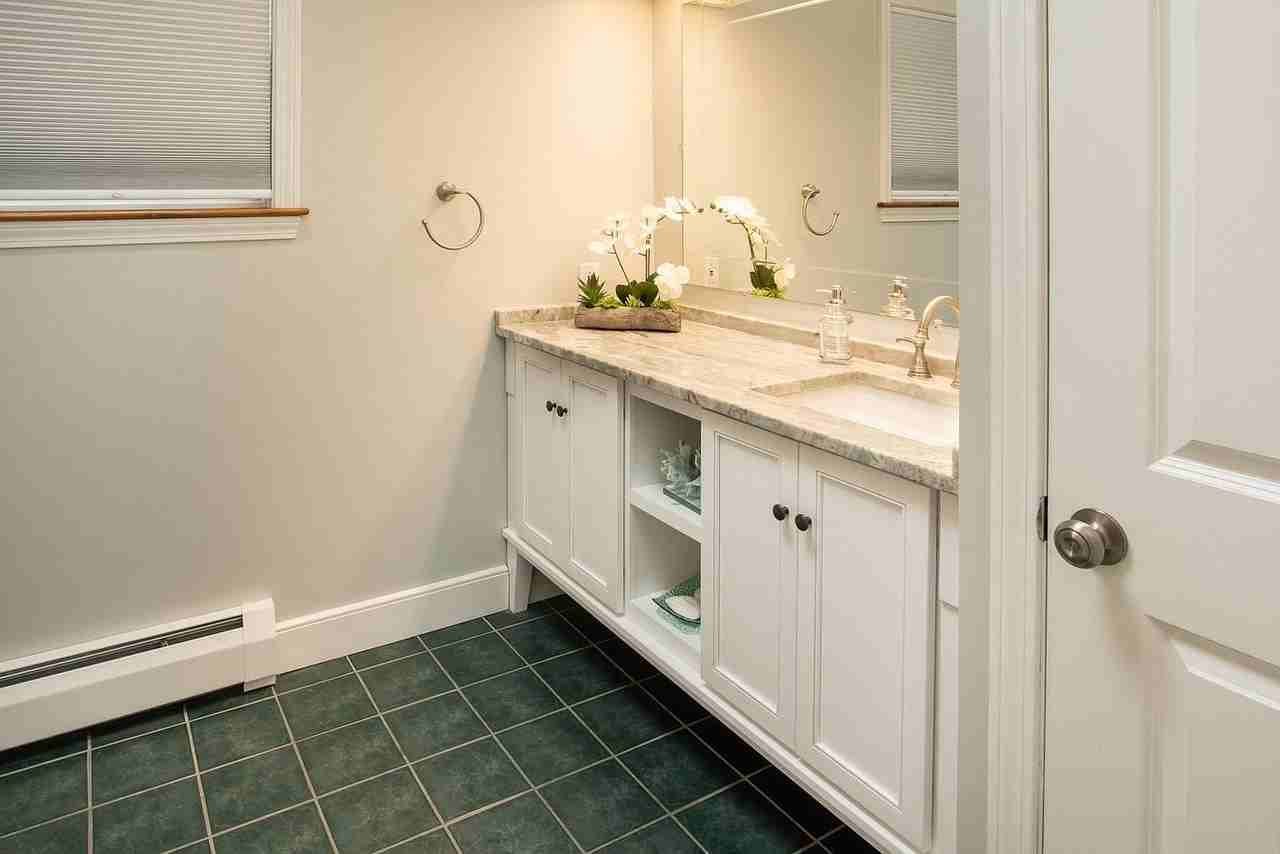 53 Cottage St - Photo 4 of 20