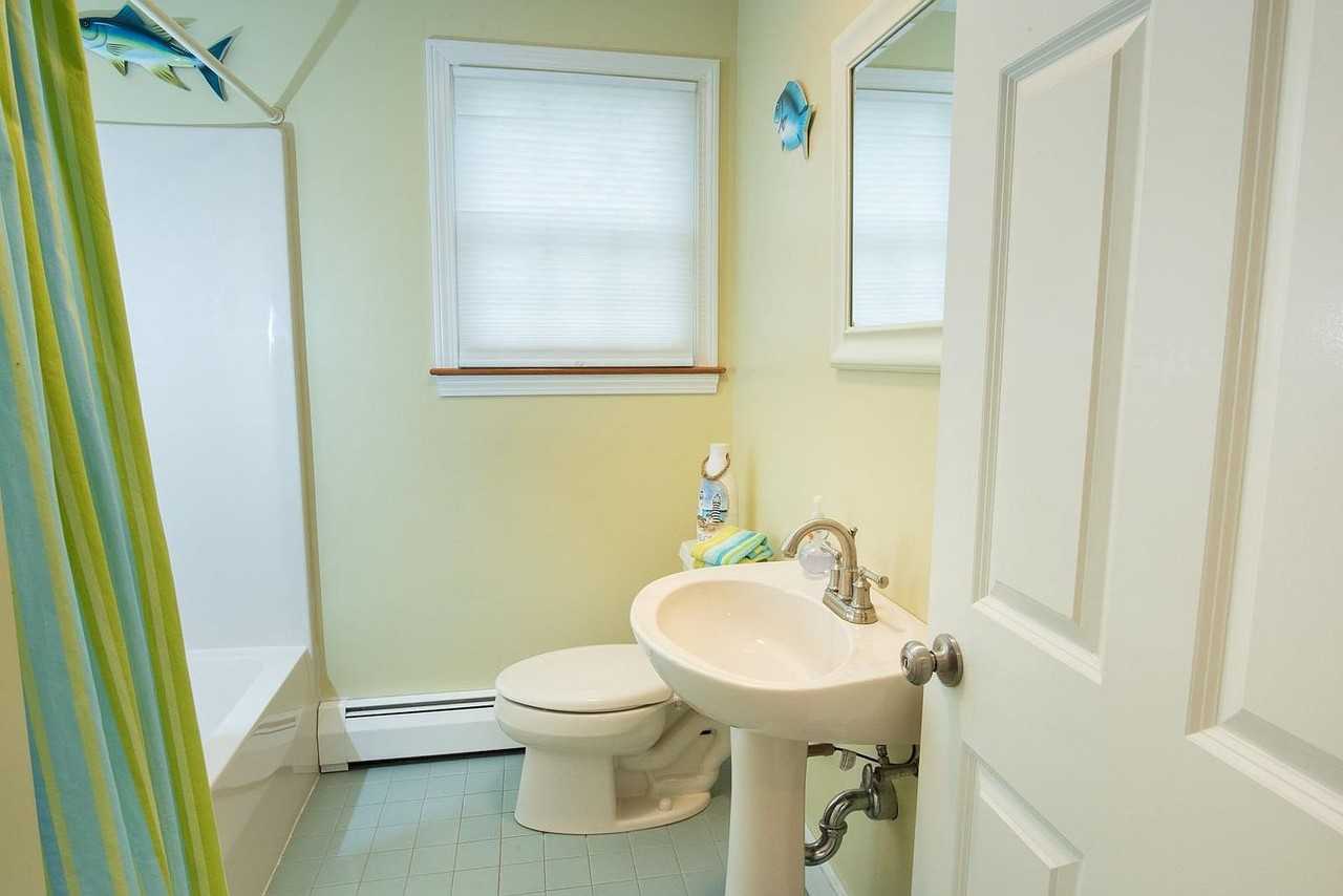 53 Cottage St - Photo 5 of 20