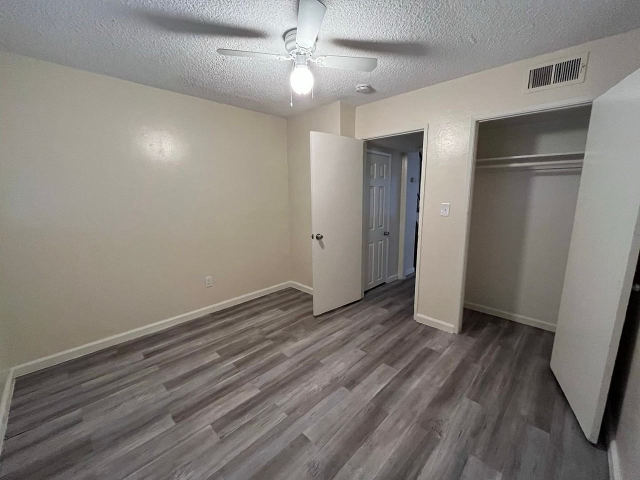 1019 L St #C - Photo 7 of 11