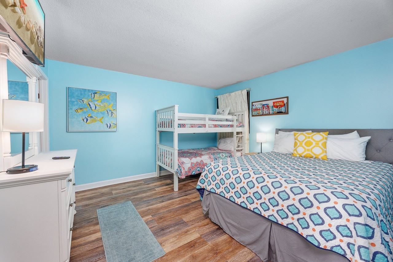 601 Mitchell Dr #404 - Photo 7 of 20