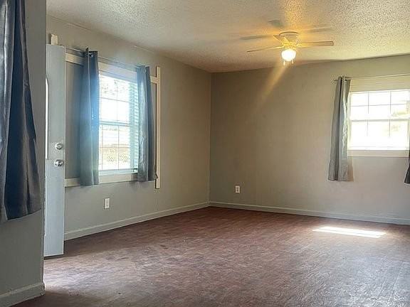 23052 Audette St - Photo 2 of 5