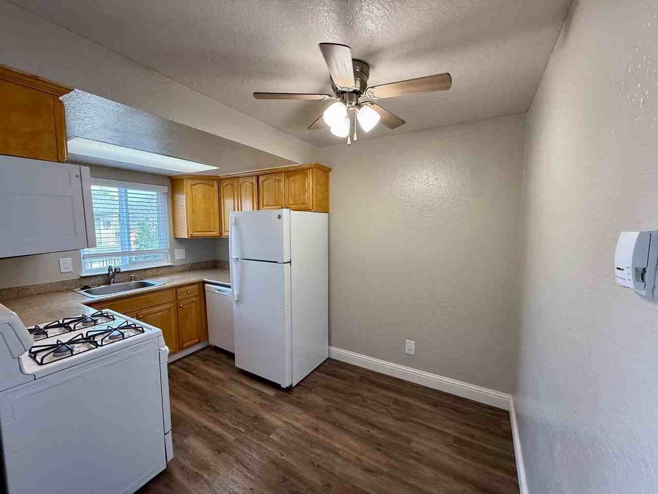 283 Junction Ave #J - Photo 5 of 13