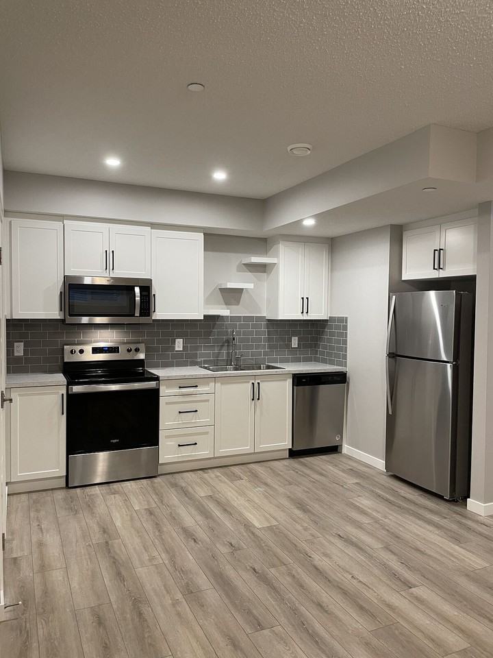 106 Lucas Hts Nw - Photo 4 of 37
