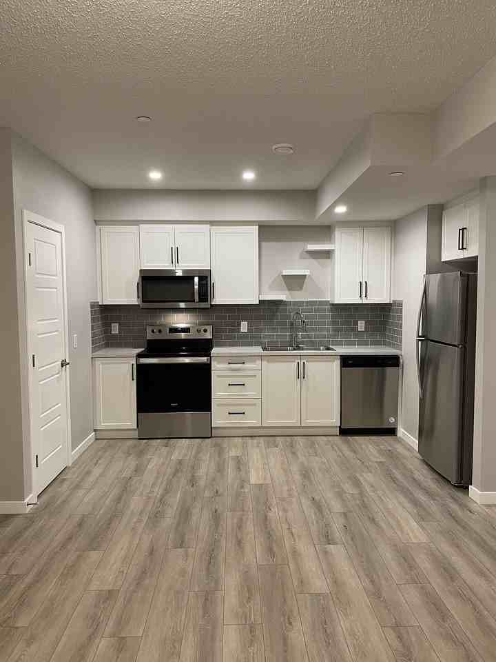 106 Lucas Hts Nw - Photo 5 of 37