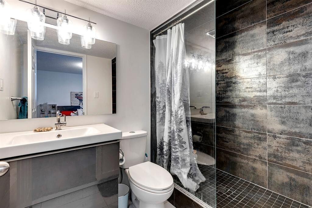 204 -204 15 Ave Sw - Photo 7 of 33