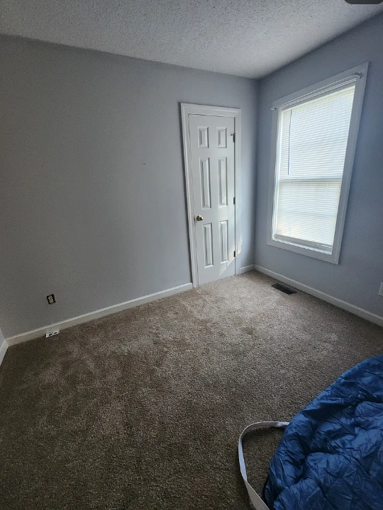 1402 Corbett Ave Ne #NA - Photo 6 of 12