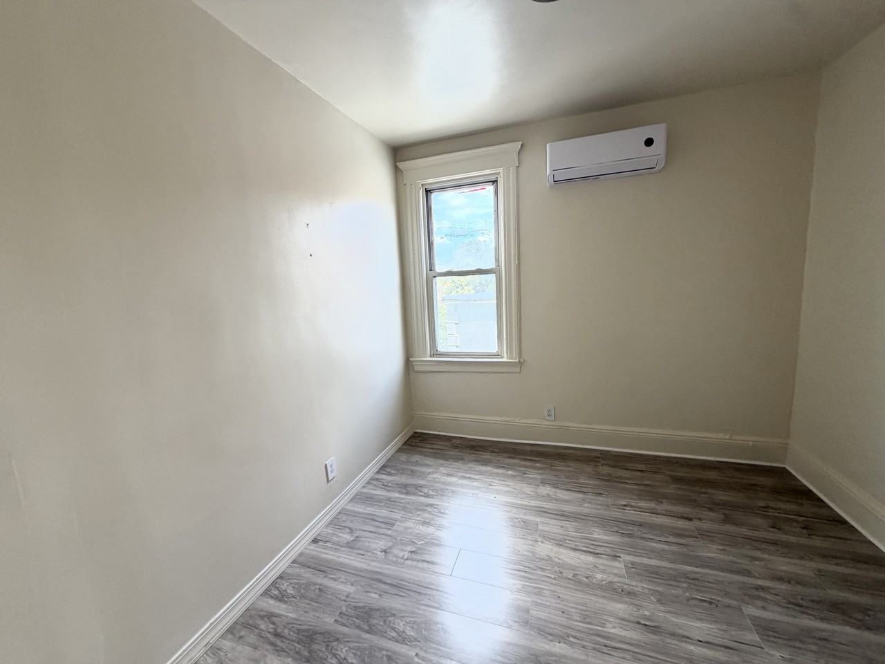 306 N High St #2F - Photo 4 of 12
