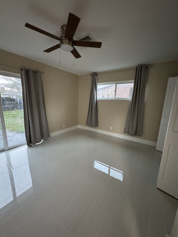 700 W 34th St #NA - Photo 3 of 15