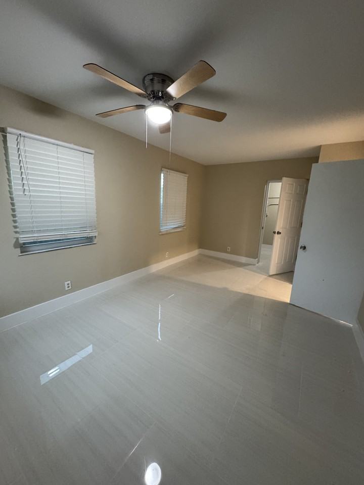 700 W 34th St #NA - Photo 5 of 15