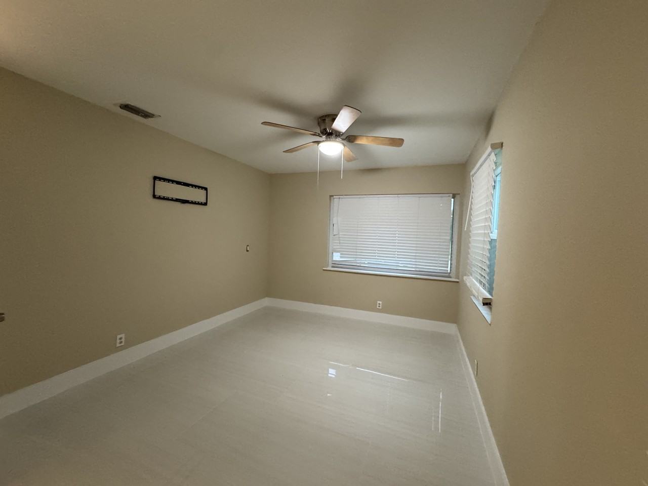 700 W 34th St #NA - Photo 6 of 15