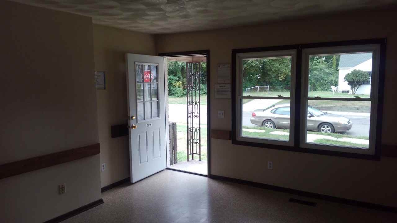 182 Stoddard Ave #182 - Photo 6 of 11