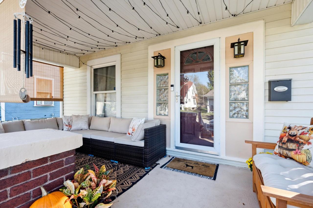 1124 Elm St #NA - Photo 4 of 28