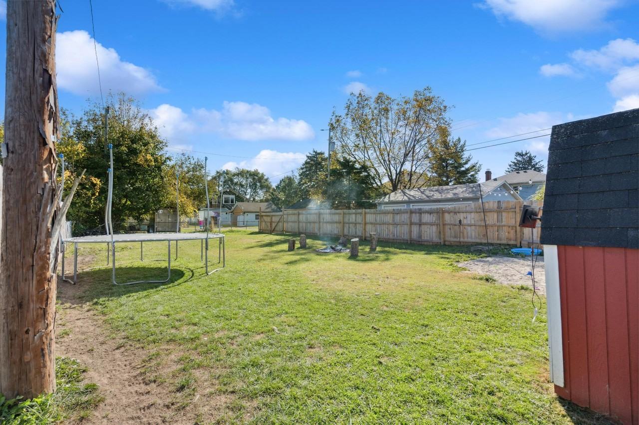 1124 Elm St #NA - Photo 6 of 28