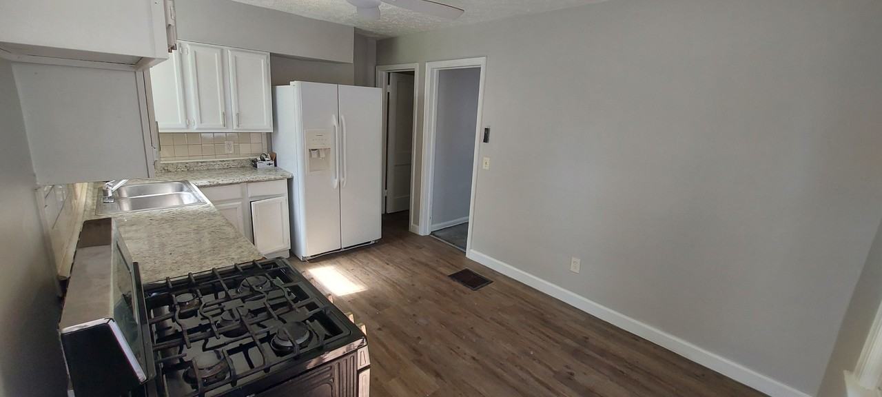 2374 E 37th St - Photo 3 of 29