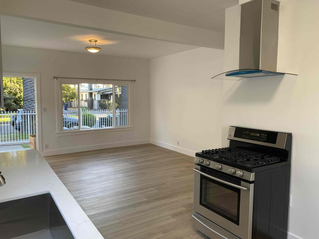 1657 W 38th Pl - Photo 3 of 3