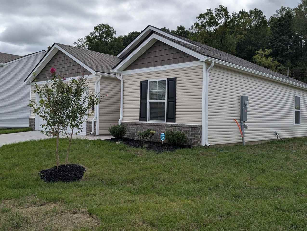 573 White Oak Ln #NA - Photo 2 of 24