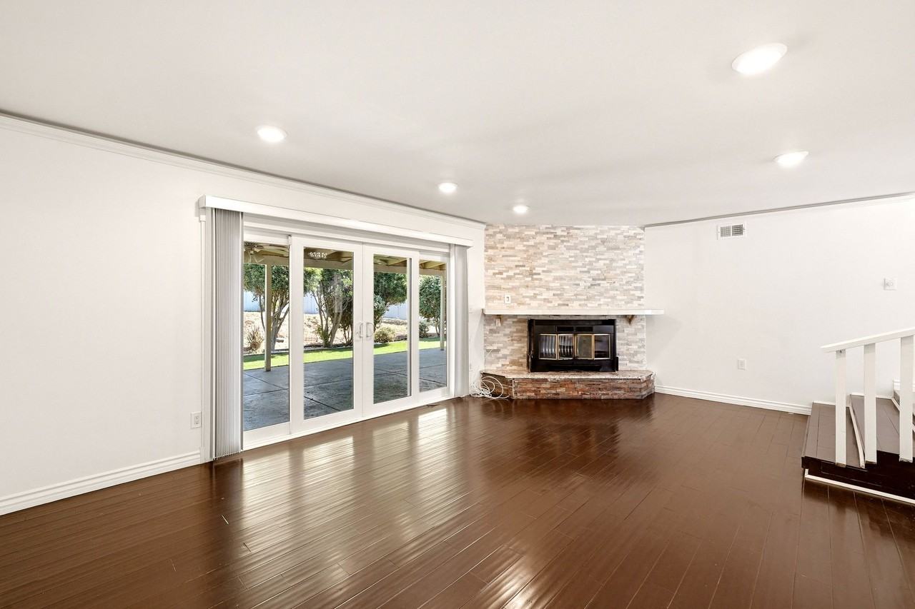 4388 Bellflower Drive - Photo 5 of 26