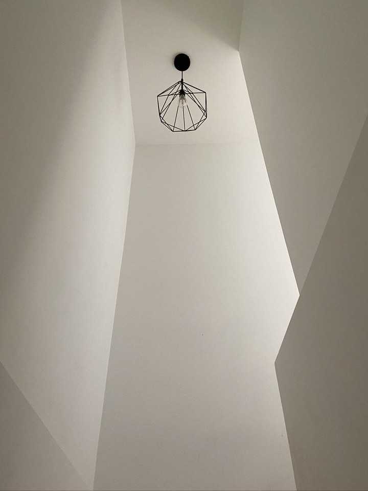 1118 Dufferin St - Photo 4 of 12