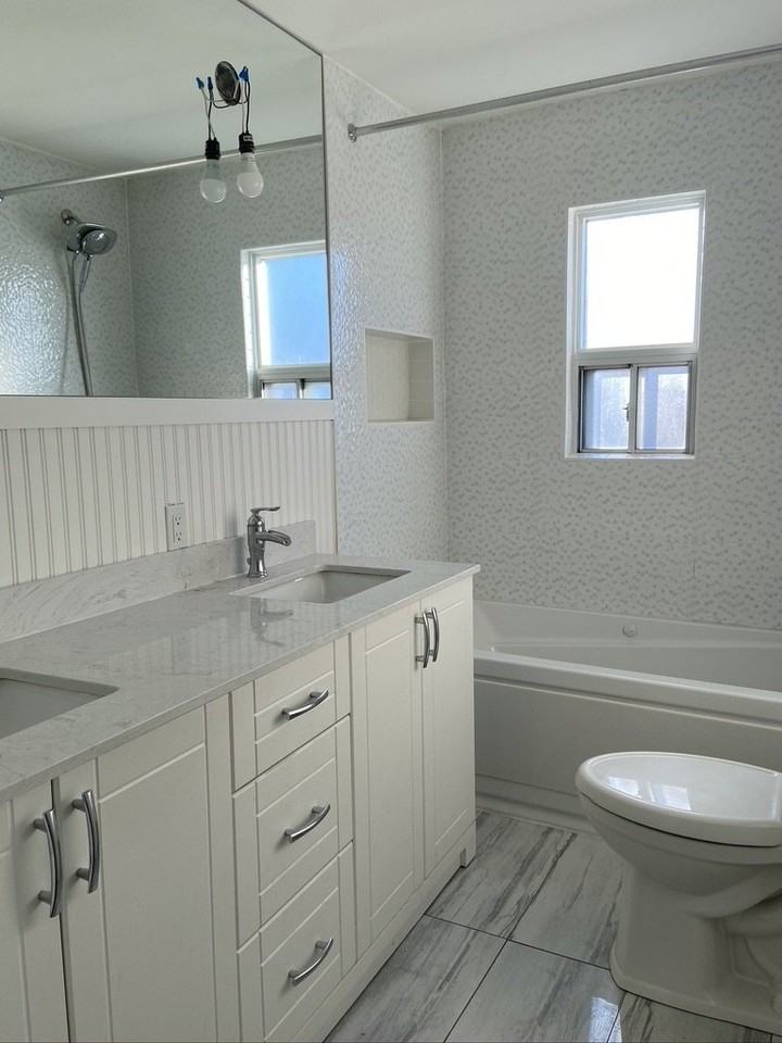1118 Dufferin St - Photo 5 of 12