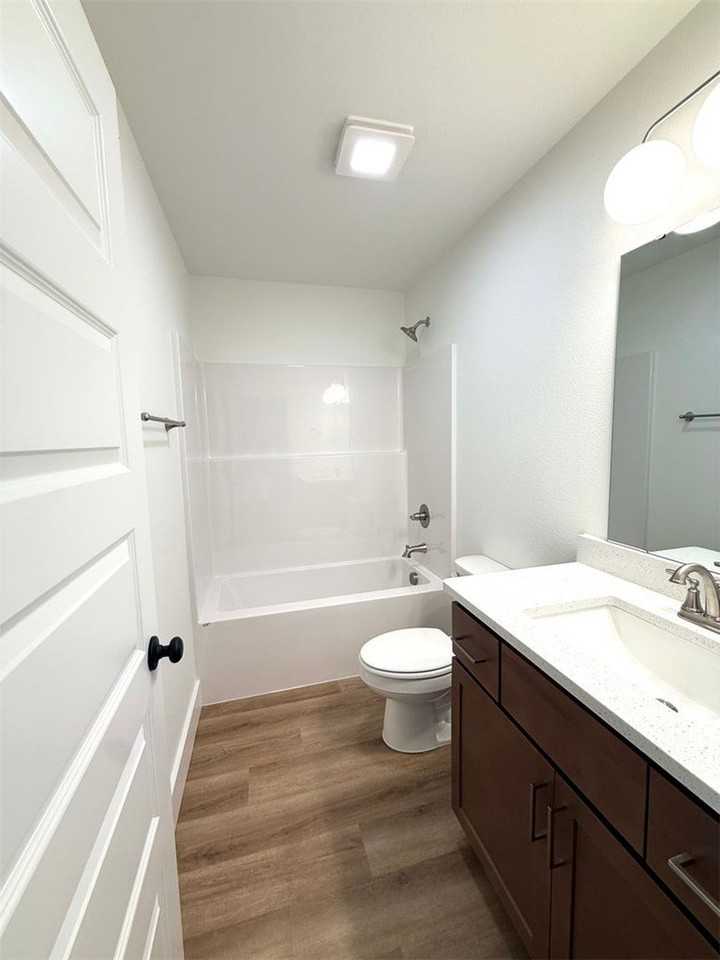 5069 Elk Valley Ave - Photo 3 of 23