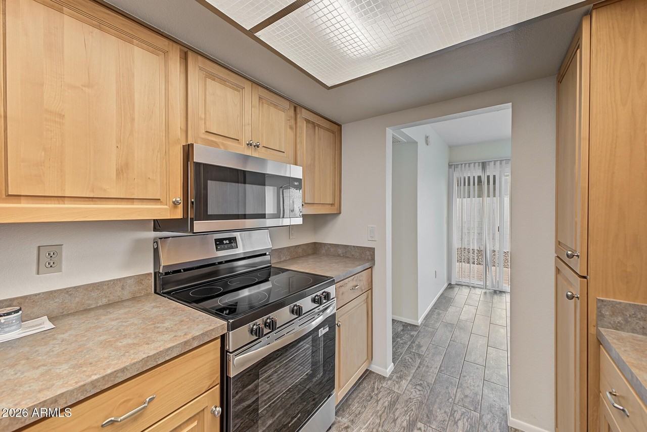 932 E Michigan Ave - Photo 4 of 18