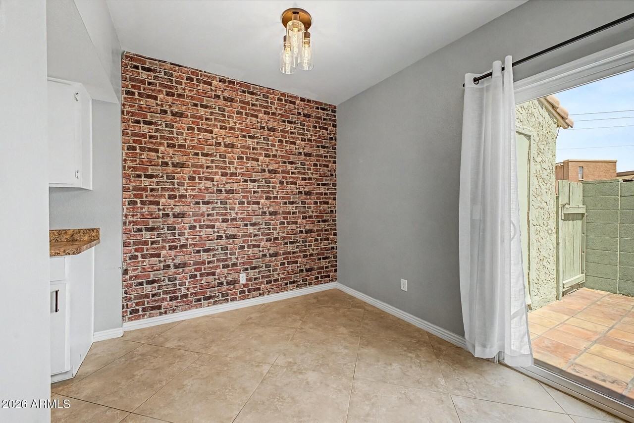 803 E Cochise Dr - Photo 7 of 34