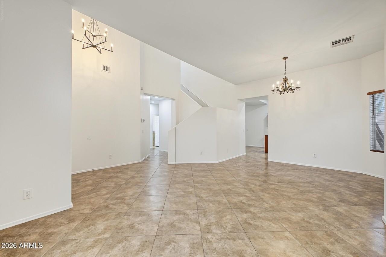 15523 W Central St - Photo 6 of 47