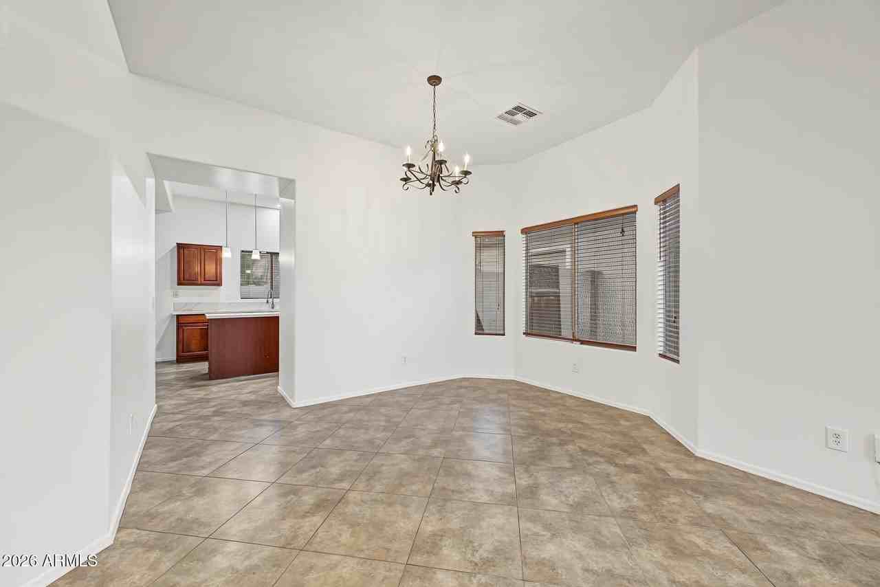 15523 W Central St - Photo 7 of 47
